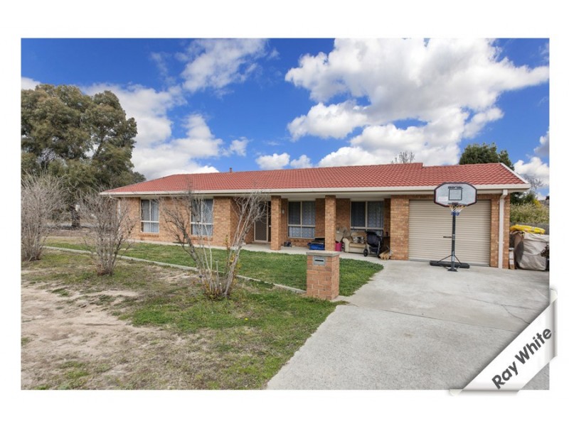 48 Loureiro Street, Conder ACT 2906