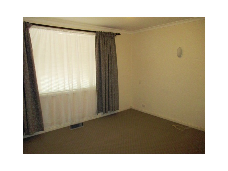 16 ROSEWORTHY CRESCENT, Farrer ACT 2607