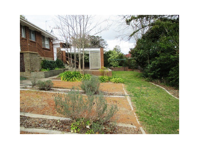 16 ROSEWORTHY CRESCENT, Farrer ACT 2607