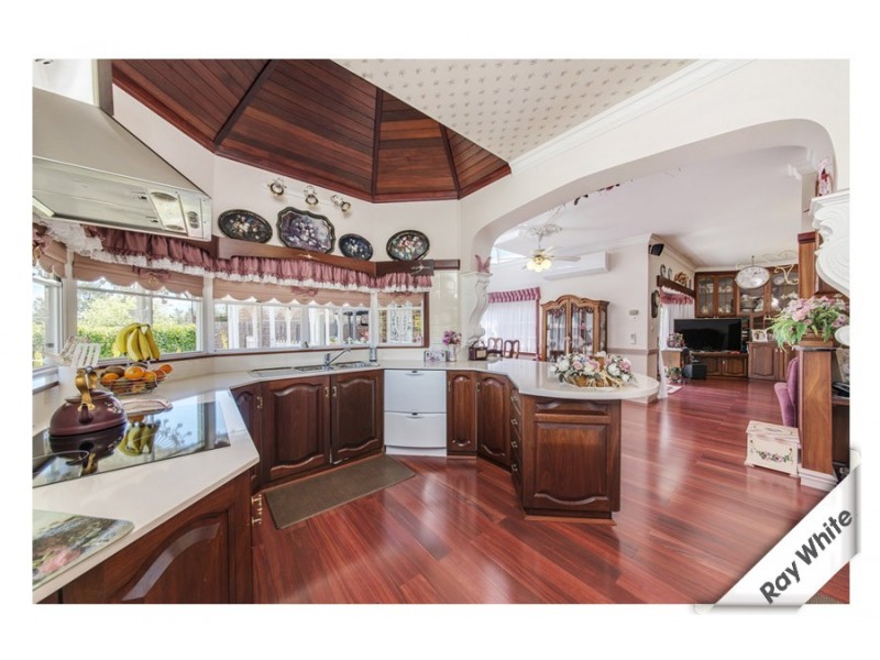 5 William Wilkins Crescent, Isaacs ACT 2607