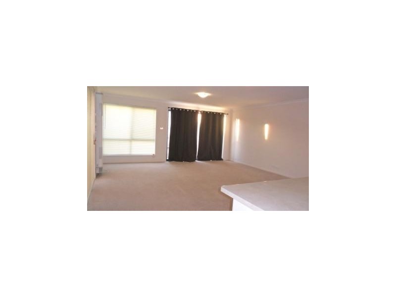 11 Stonehouse Street, Franklin ACT 2913