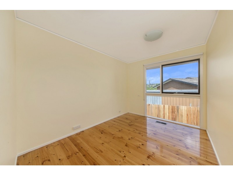 8 Olliff Place, Farrer ACT 2607