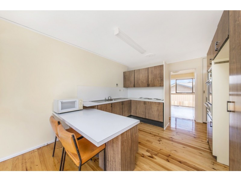 8 Olliff Place, Farrer ACT 2607