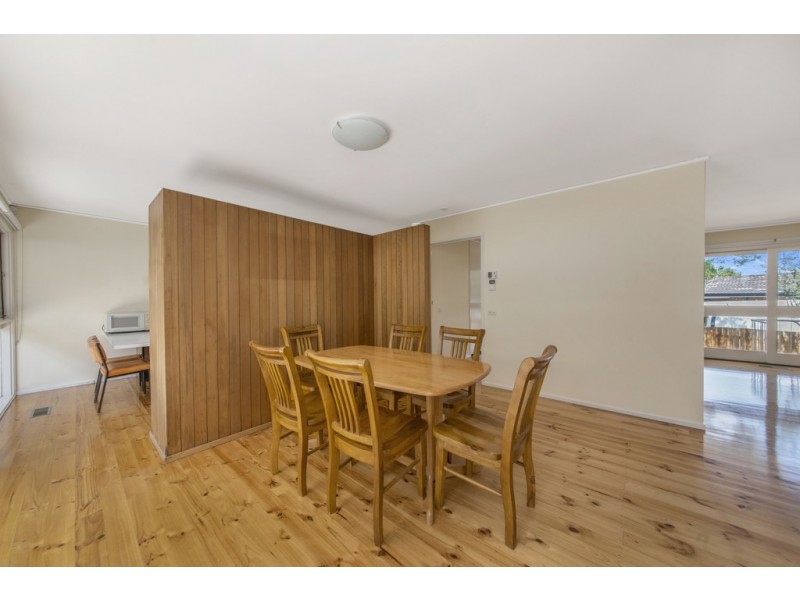 8 Olliff Place, Farrer ACT 2607