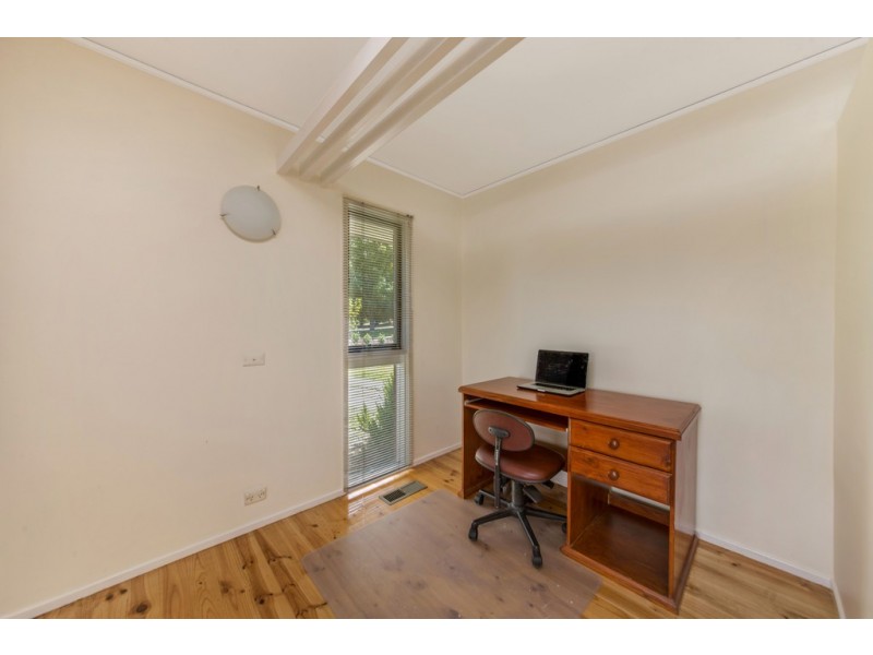 8 Olliff Place, Farrer ACT 2607