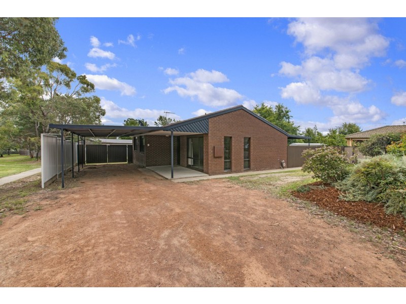 16 Australie Close, Gilmore ACT 2905