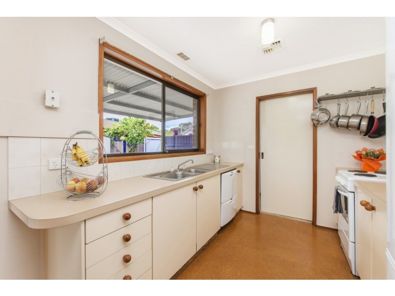 16 Australie Close, Gilmore ACT 2905