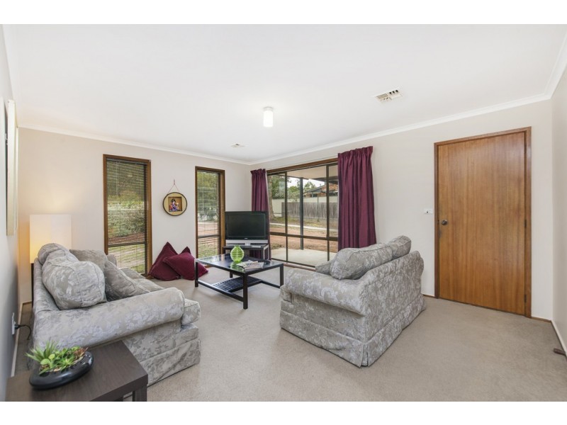 16 Australie Close, Gilmore ACT 2905