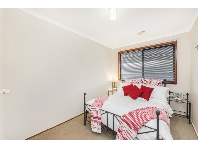 16 Australie Close, Gilmore ACT 2905