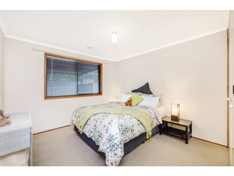 16 Australie Close, Gilmore ACT 2905