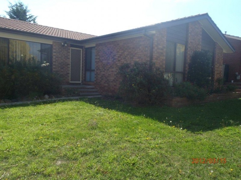 27 Thomas Hart Street, Banks ACT 2906