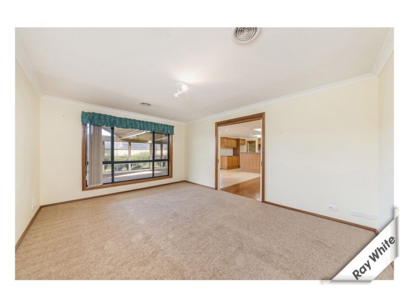 6 Colverwell Crescent, Jerrabomberra NSW 2619