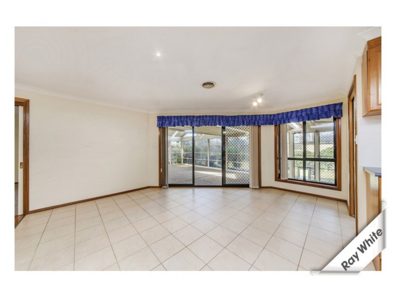 6 Colverwell Crescent, Jerrabomberra NSW 2619
