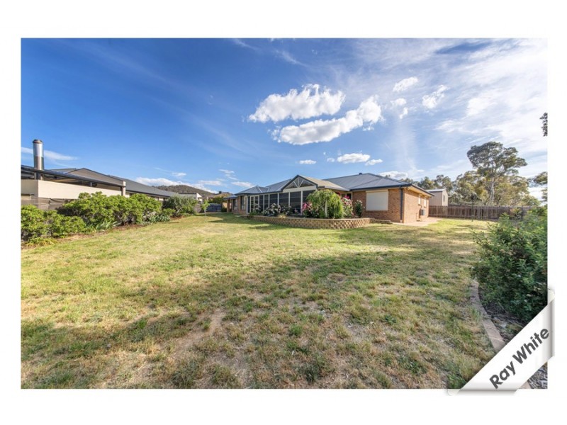6 Colverwell Crescent, Jerrabomberra NSW 2619