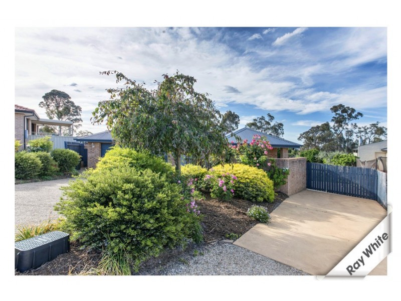 6 Colverwell Crescent, Jerrabomberra NSW 2619