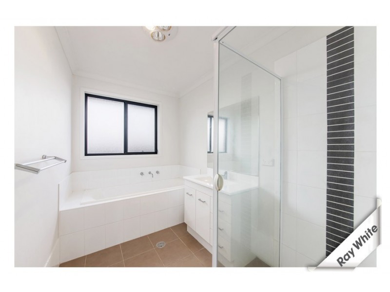172 Macfarlane Burnett Avenue, Macgregor ACT 2615