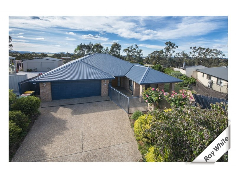 6 Colverwell Crescent, Jerrabomberra NSW 2619