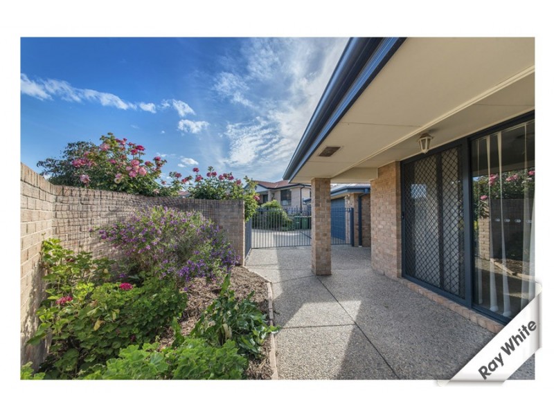 6 Colverwell Crescent, Jerrabomberra NSW 2619