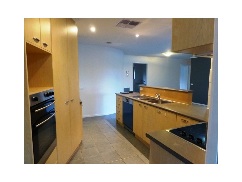 2/121 Streeton Drive, Stirling ACT 2611