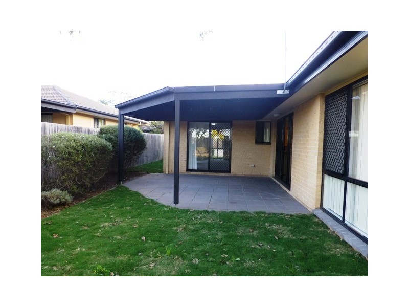 2/121 Streeton Drive, Stirling ACT 2611