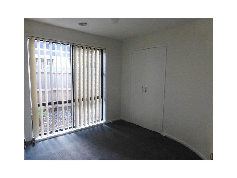 2/121 Streeton Drive, Stirling ACT 2611
