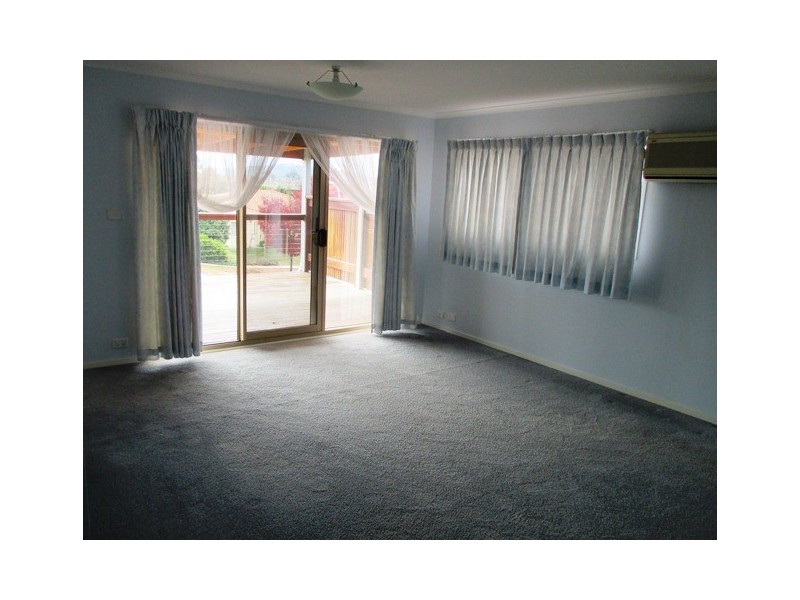 11 Burrumarra Avenue, Ngunnawal ACT 2913