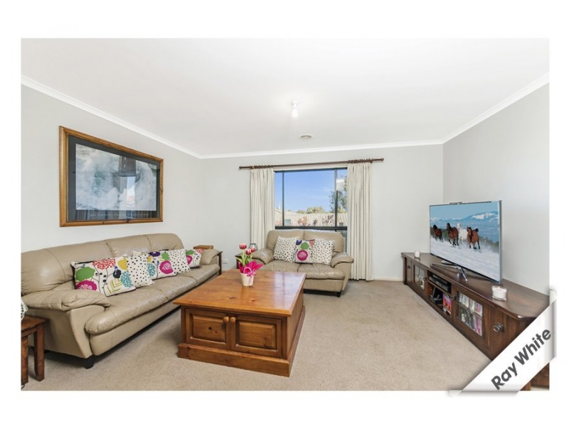 33 Warrumbul Street, Ngunnawal ACT 2913