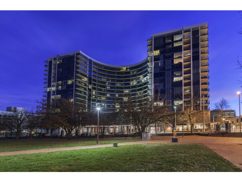 1418/240 ‘Manhattan on the Park’ Bunda Street, City ACT 2601