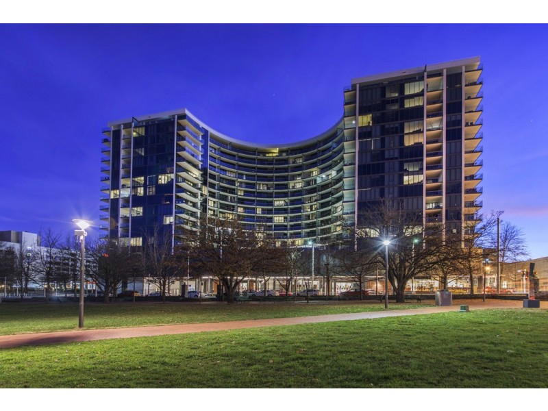 1418/240 ‘Manhattan on the Park’ Bunda Street, City ACT 2601