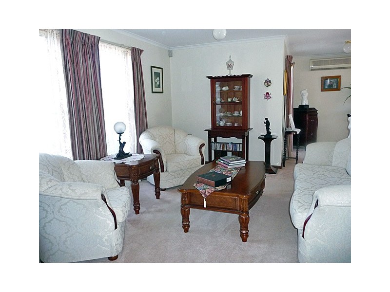 4 Melrose Place, Jerrabomberra NSW 2619