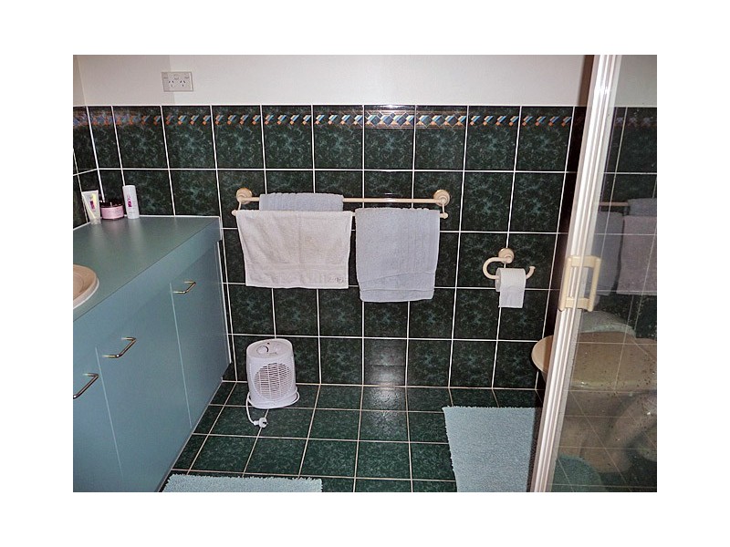 4 Melrose Place, Jerrabomberra NSW 2619