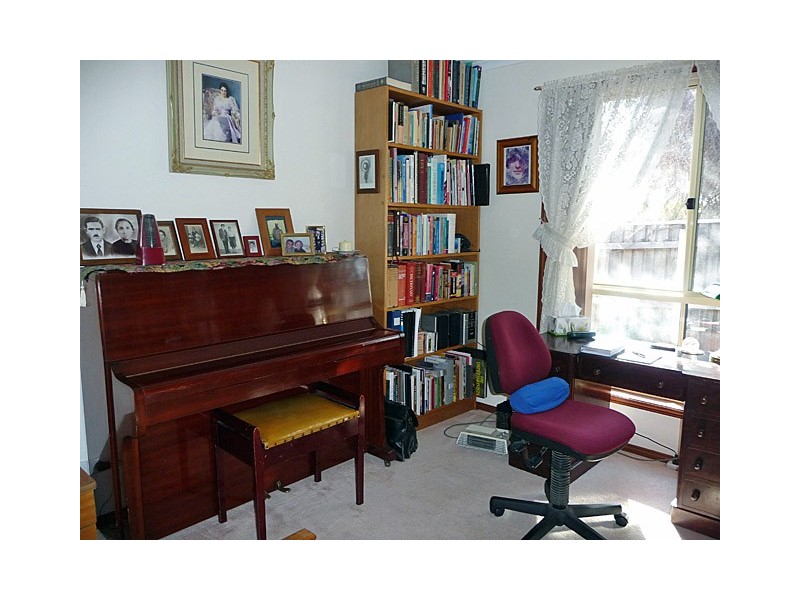 4 Melrose Place, Jerrabomberra NSW 2619