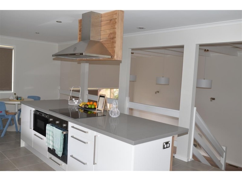 28 Buntine Crescent, Isaacs ACT 2607