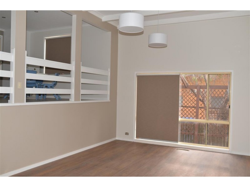 28 Buntine Crescent, Isaacs ACT 2607