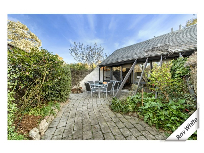 57 MacLachlan Street, Holder ACT 2611