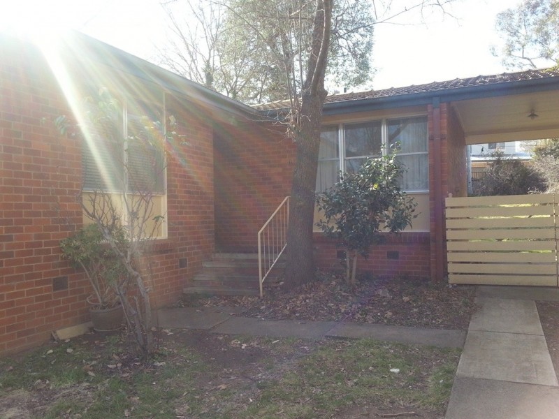 7 McNicoll Street, Hughes ACT 2605