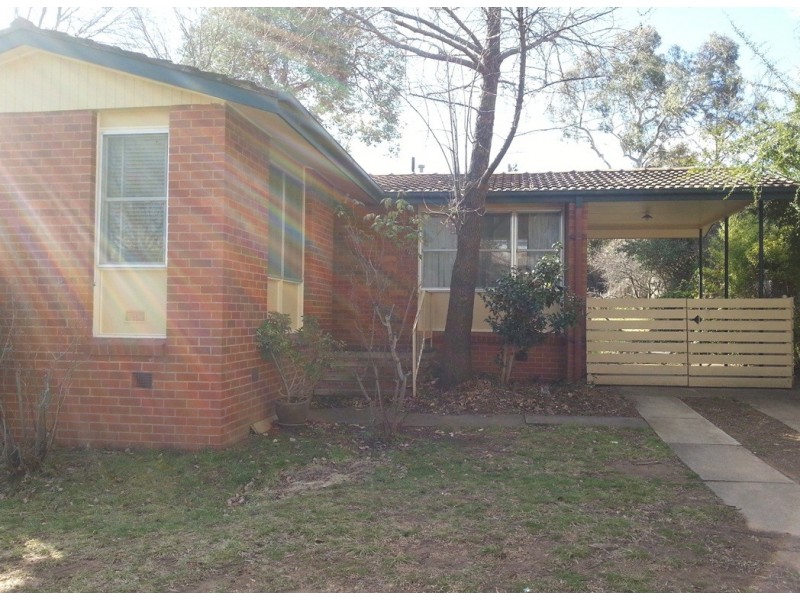 7 McNicoll Street, Hughes ACT 2605