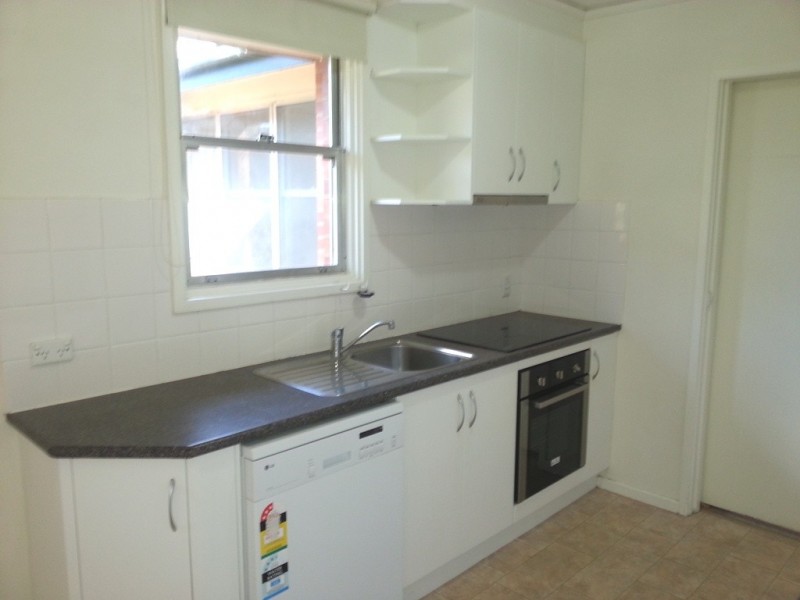 7 McNicoll Street, Hughes ACT 2605