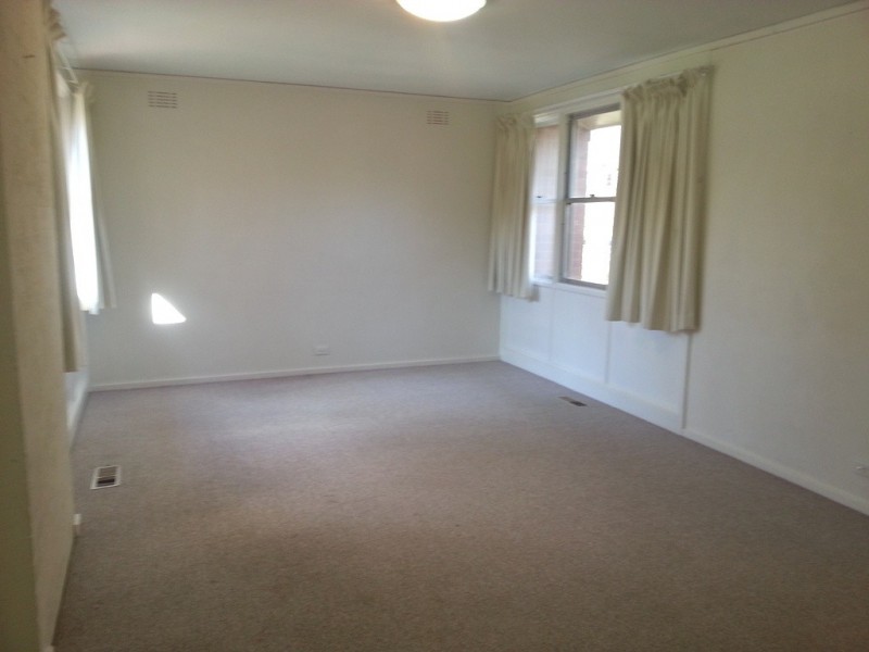 7 McNicoll Street, Hughes ACT 2605