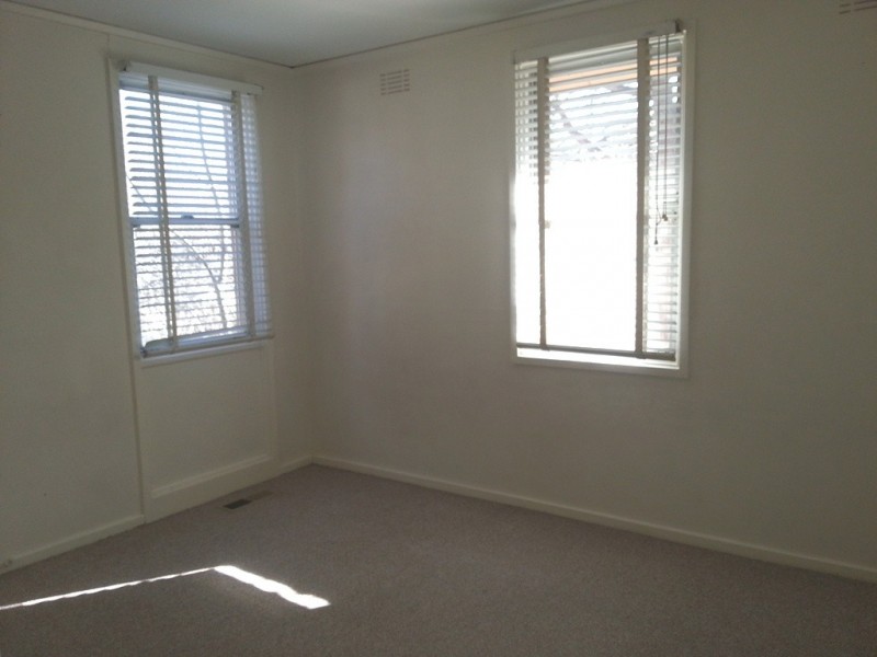 7 McNicoll Street, Hughes ACT 2605