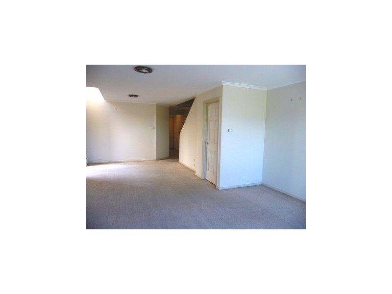 8/4 Tauss Place, Bruce ACT 2617