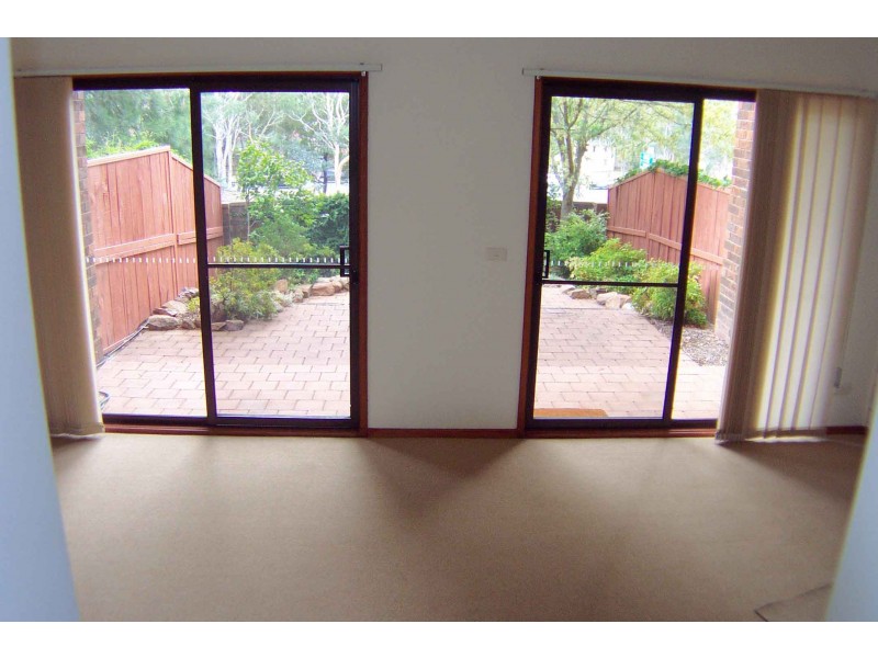 9 Rowe Place, Phillip ACT 2606