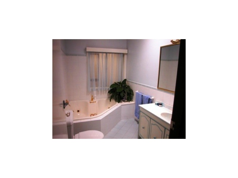 2A Cardew Crescent, Holder ACT 2611