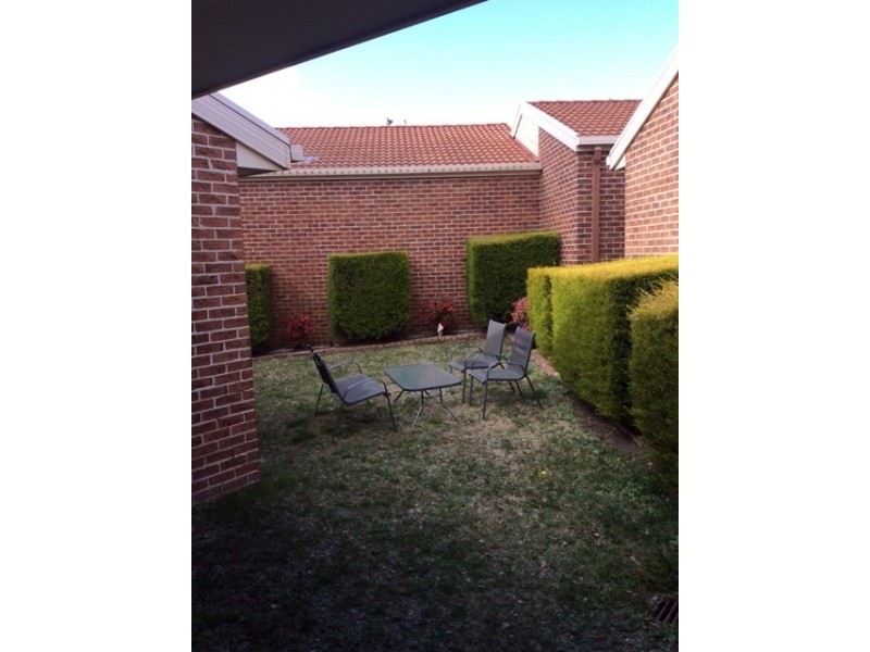 9 Dettmann Close, Isaacs ACT 2607