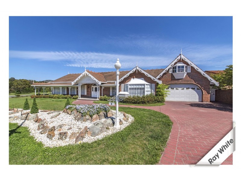 5 William Wilkins Crescent, Isaacs ACT 2607
