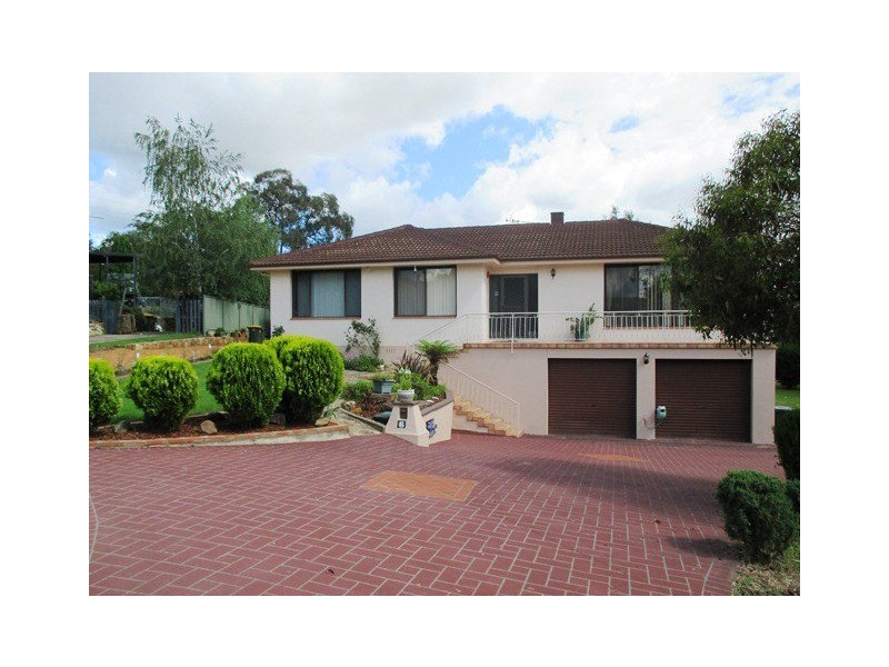 6 Huon Place, Lyons ACT 2606