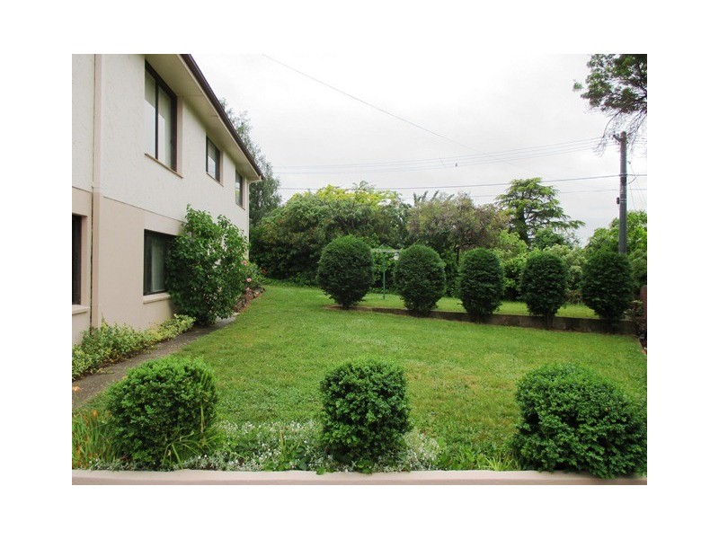 6 Huon Place, Lyons ACT 2606