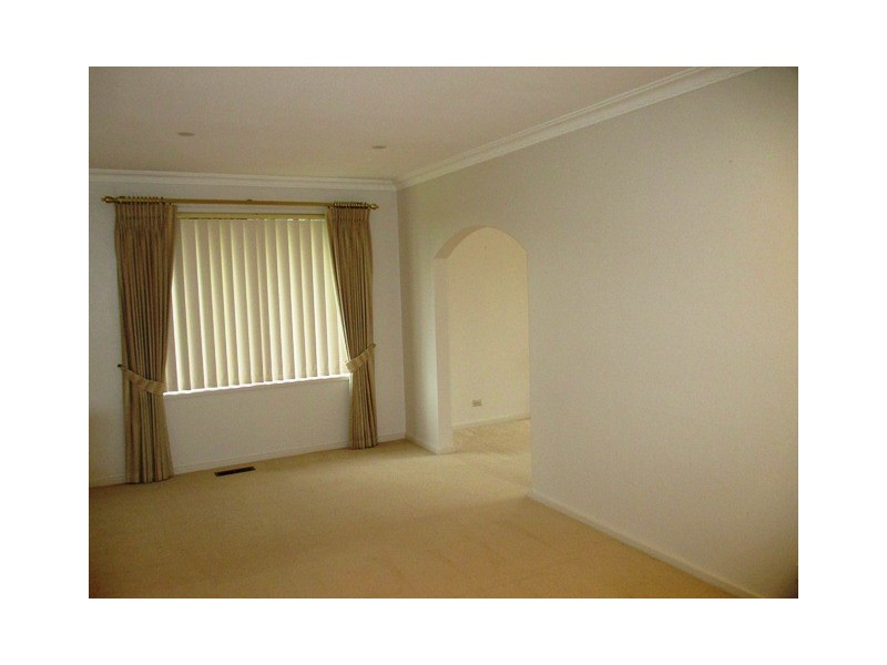 6 Huon Place, Lyons ACT 2606