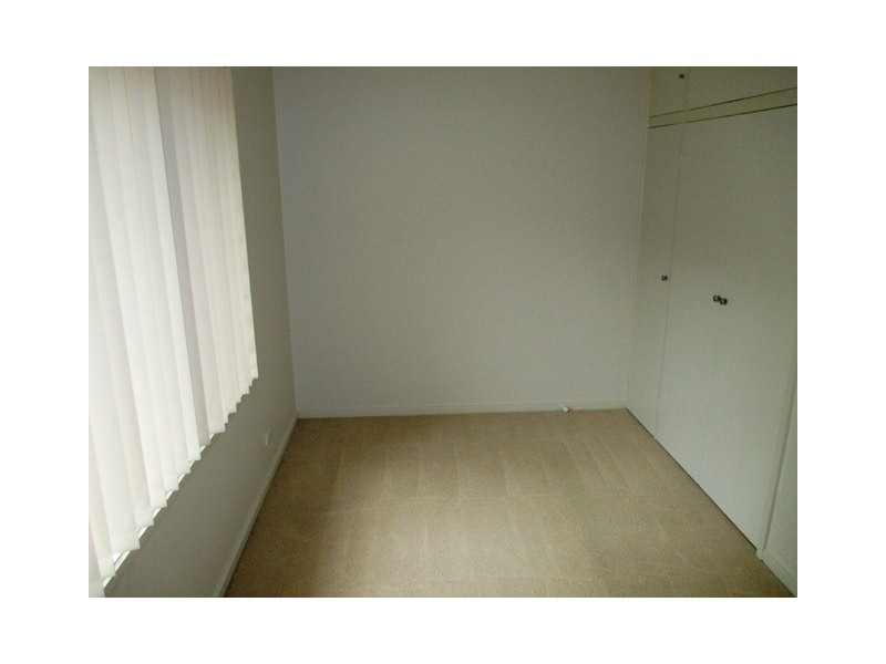 6 Huon Place, Lyons ACT 2606