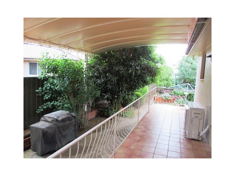 6 Huon Place, Lyons ACT 2606